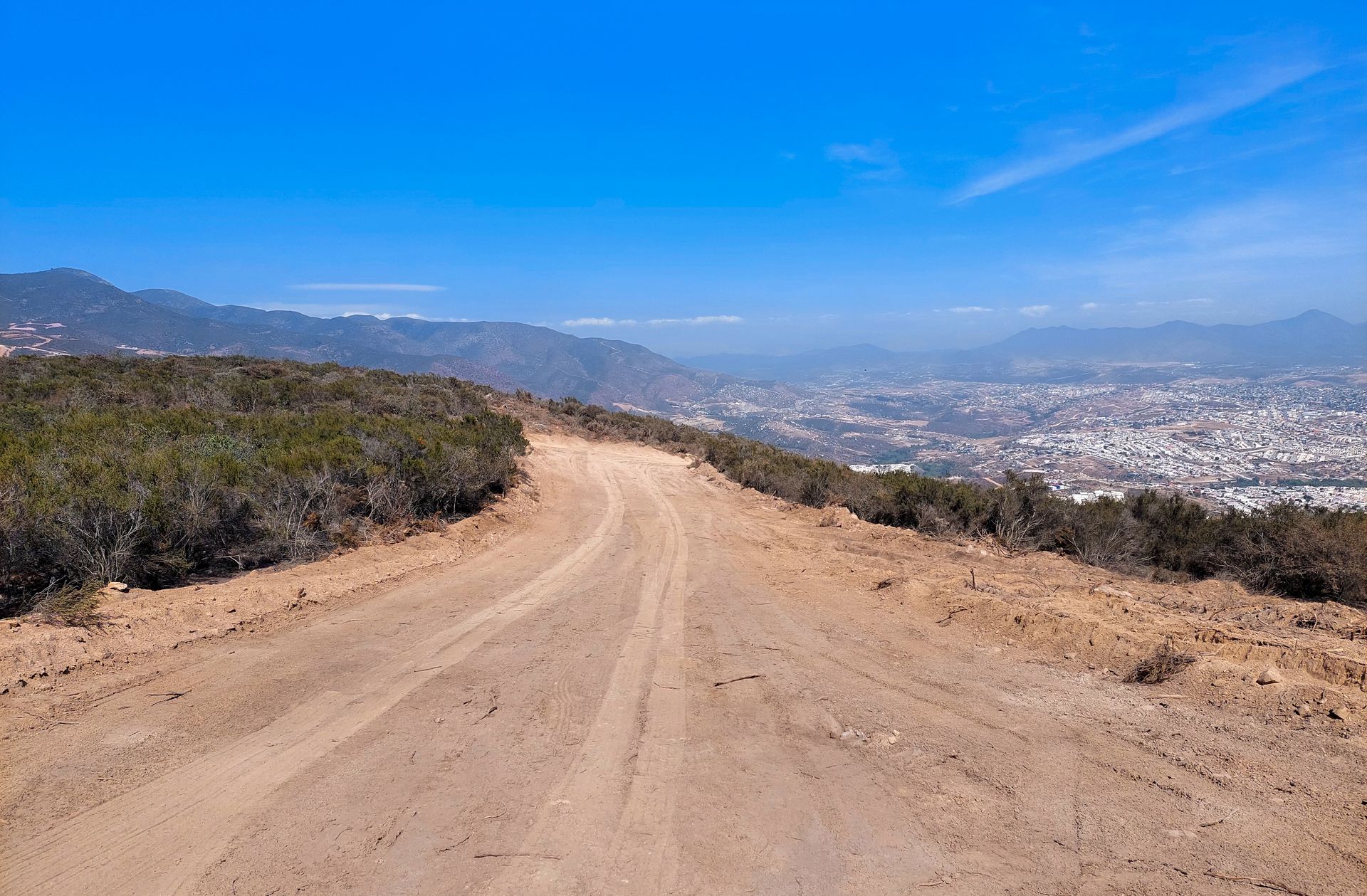Camino amplio de acceso al desarrollo